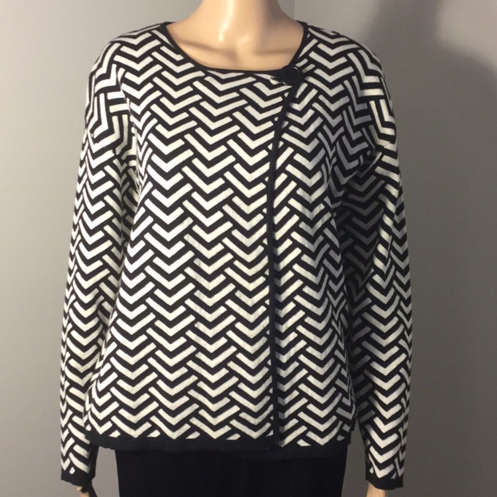 AUGUST SILK B&W STRETCHY CARDIGAN/SWEATER